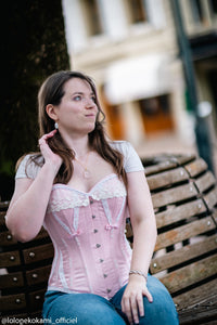 Historic Lace Corset finished with Flossing